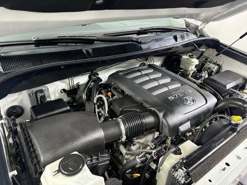 Used 2014 Toyota Tundra SR5 w/ SR5 Upgrade Package RWD image 26