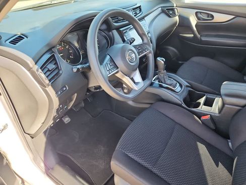 Used 2020 Nissan Rogue Sport S image 10