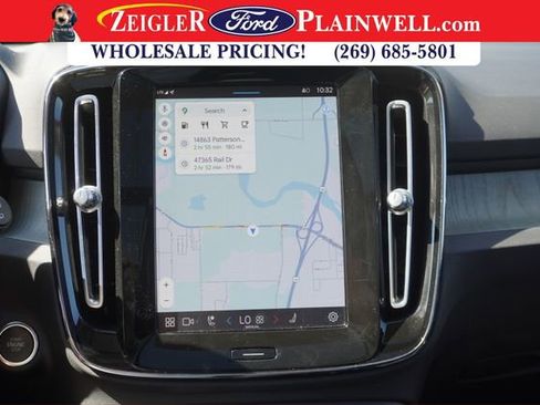 Used 2023 Volvo XC40 B5 Plus w/ Protection Package Premier image 23