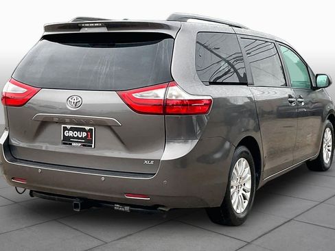 Used 2017 Toyota Sienna XLE w/ XLE Navigation Package image 13