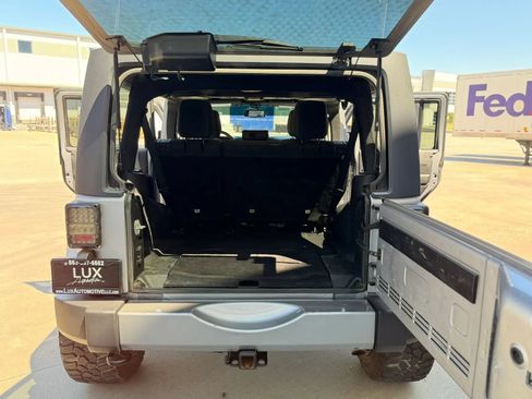 Used 2018 Jeep Wrangler Unlimited Sahara AWD/4WD image 20
