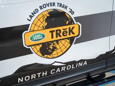 Used 2020 Land Rover Discovery HSE image 8