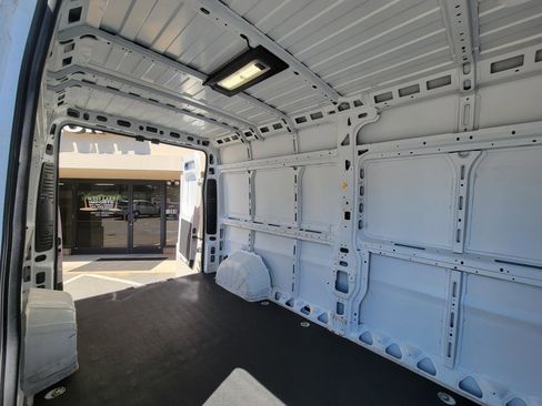 Used 2025 RAM ProMaster 2500 w/ Convenience Group FWD image 31