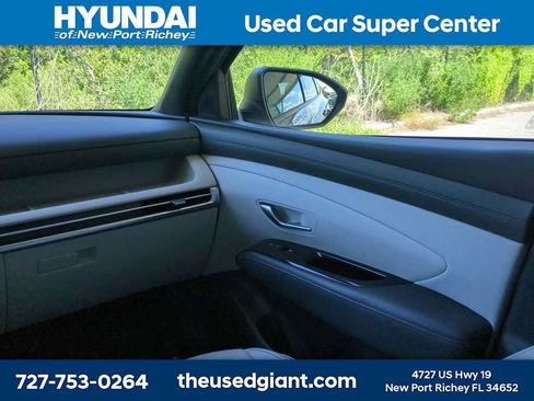 Used 2025 Hyundai Tucson Limited AWD/4WD image 19