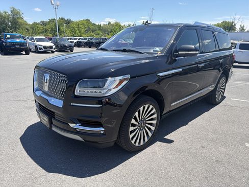 Used 2019 Lincoln Navigator Reserve AWD/4WD image 8