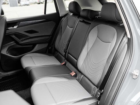 New 2026 Volkswagen Tiguan SE image 9