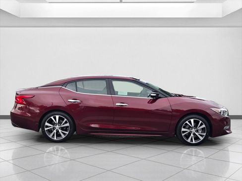 Used 2017 Nissan Maxima Platinum image 4