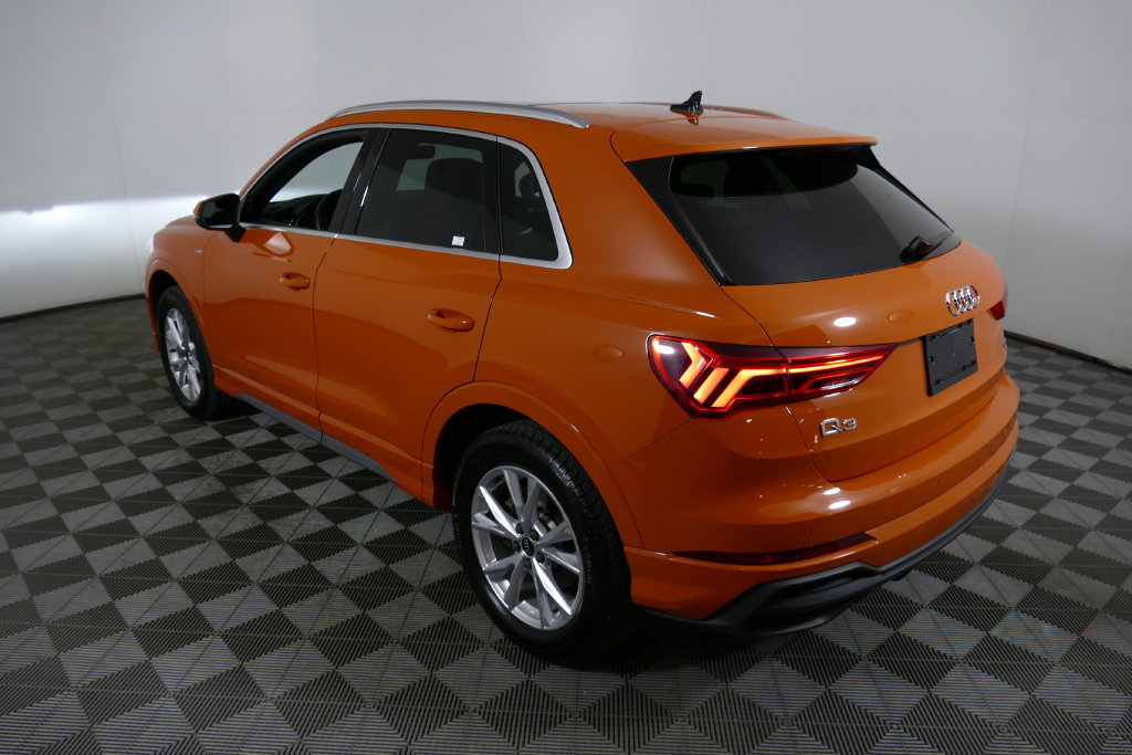 Used 2024 Audi Q3 2.0T Premium w/ Convenience Package AWD/4WD image 5