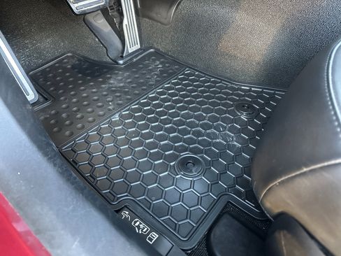 Used 2017 Chevrolet Corvette Grand Sport w/ Carbon Flash Badge Package image 13