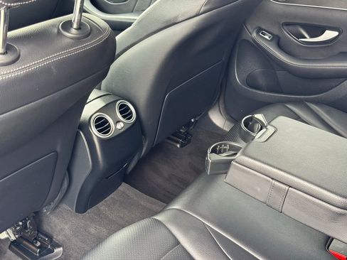 Used 2022 Mercedes-Benz GLC 300 4MATIC image 21