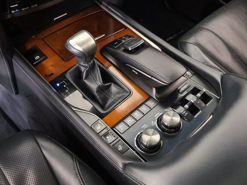 Used 2018 Lexus LX 570 4WD w/ Luxury Package image 9