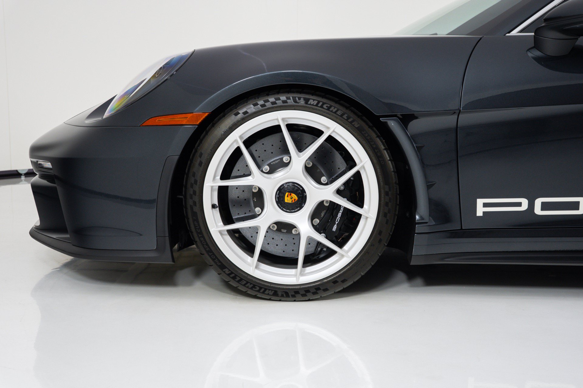Used 2024 Porsche 911 GT3 RS RWD image 9