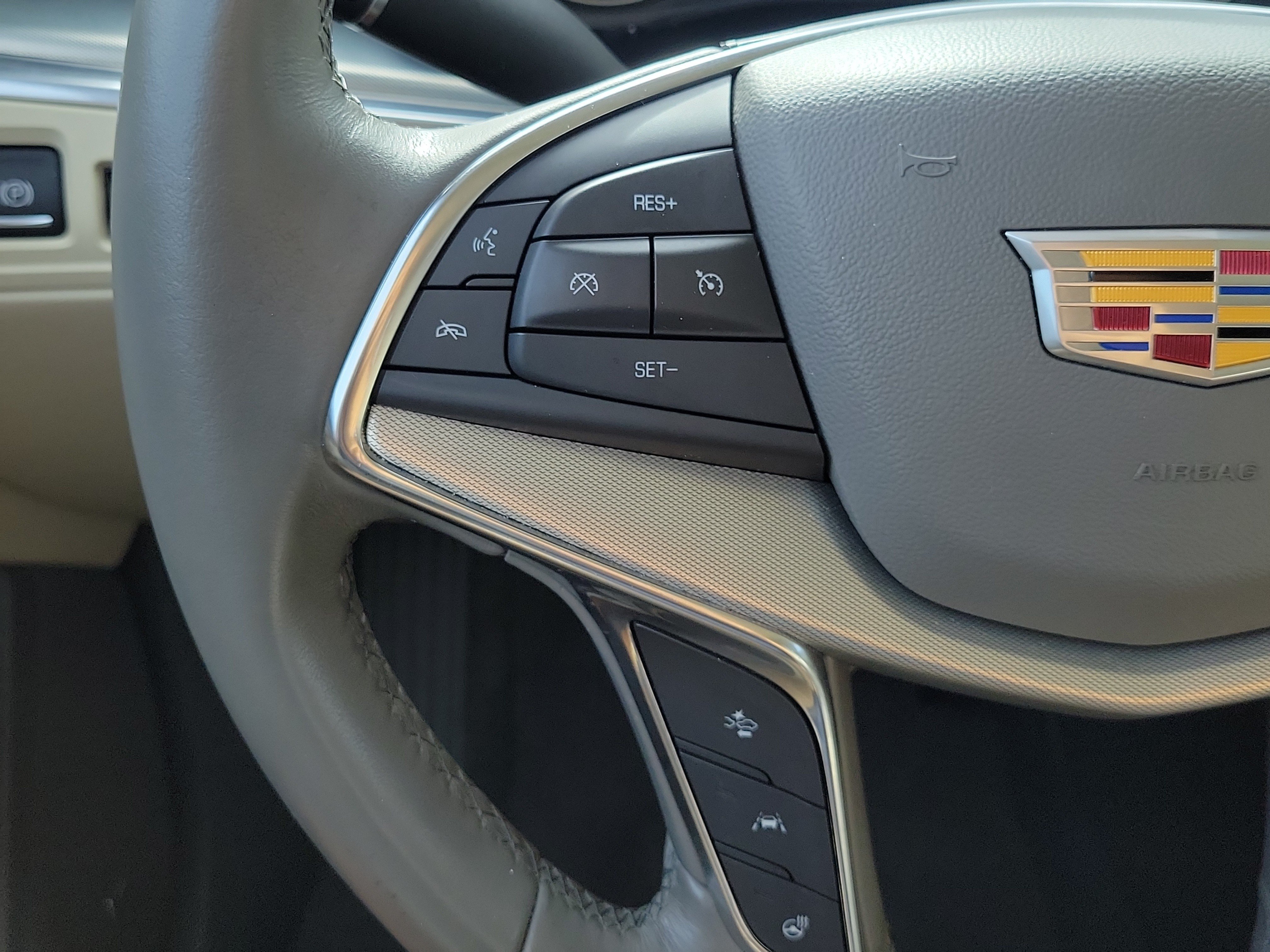 Used 2022 Cadillac XT5 Premium Luxury FWD image 24