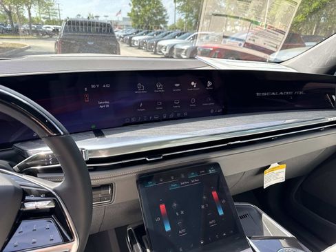 New 2026 Cadillac Escalade IQL Sport 1 w/ LPO, Floor Liner Package AWD/4WD image 25