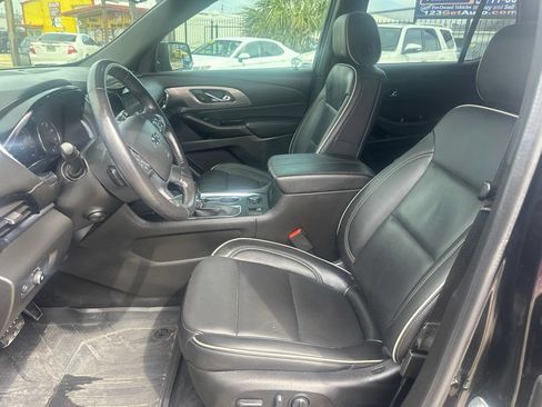 Used 2022 Chevrolet Traverse Premier w/ Redline Edition AWD/4WD image 6