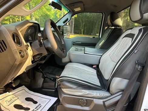 Used 2016 Ford F250 XL w/ XL Appearance Package AWD/4WD image 9