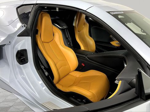 Used 2021 Chevrolet Corvette Stingray Preferred Cpe w/ Engine Appearance Package RWD image 24