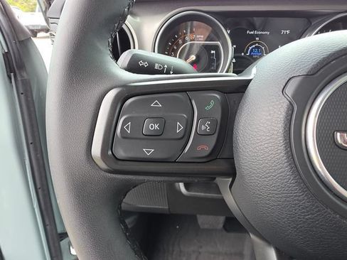 Used 2023 Jeep Gladiator Sport AWD/4WD image 28