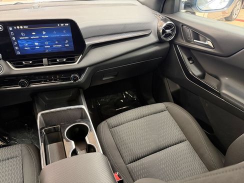 Used 2025 Chevrolet Equinox LT AWD/4WD image 31