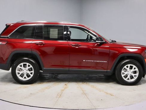 Used 2024 Jeep Grand Cherokee Limited w/ Luxury Tech Group II image 6