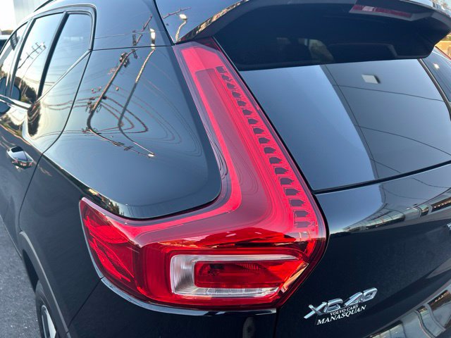 Used 2026 Volvo XC40 B5 Plus AWD/4WD image 10