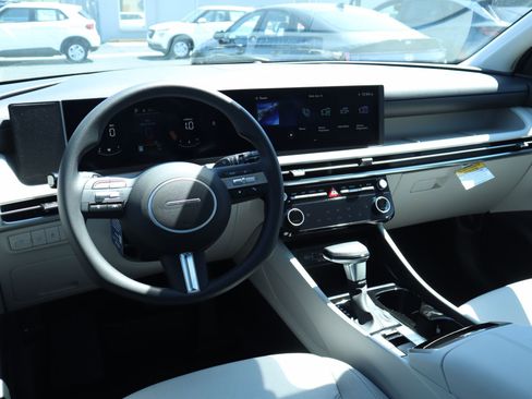 New 2026 Hyundai Tucson SEL FWD image 2