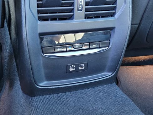 Used 2022 BMW 330e xDrive w/ Premium Package image 11