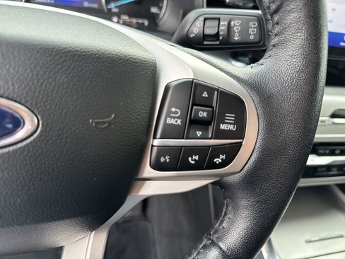 Certified 2022 Ford Explorer XLT w/ Equipment Group 202A image 34