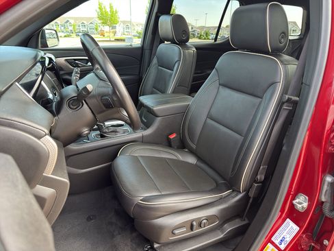 Used 2022 Chevrolet Traverse Premier w/ Redline Edition AWD/4WD image 14