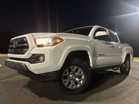 Used 2017 Toyota Tacoma SR5 image 12