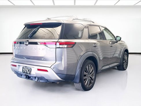 Used 2022 Nissan Pathfinder SL w/ SL Premium Package image 4