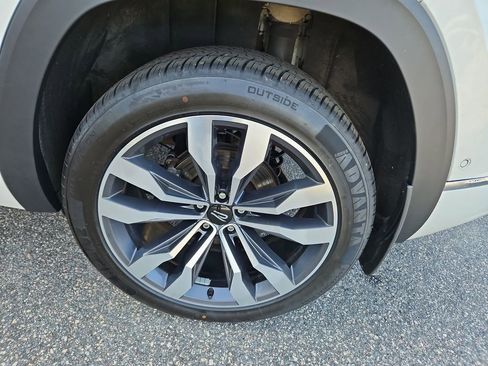 Used 2022 Volkswagen Atlas Cross Sport SEL Premium R-Line image 35