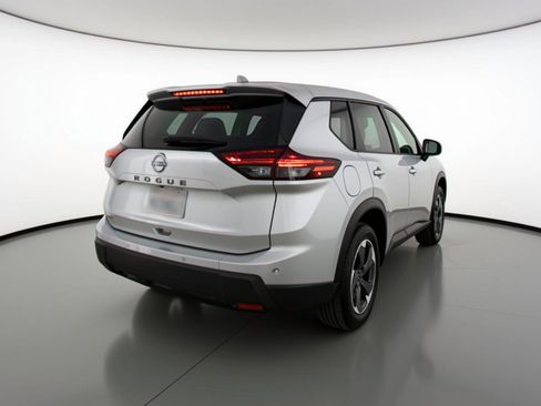 Used 2025 Nissan Rogue SV FWD image 9