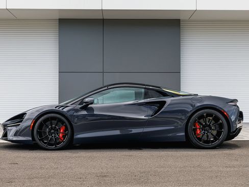 New 2026 McLaren Artura Spider RWD image 3