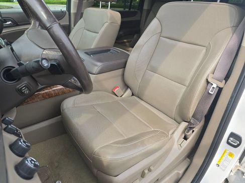 Used 2017 Chevrolet Suburban Premier AWD/4WD image 21