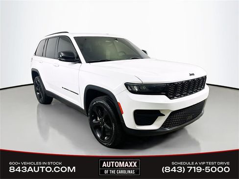 Used 2023 Jeep Grand Cherokee Altitude image 1