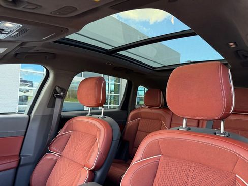 Used 2025 Lincoln Nautilus Black Label image 17