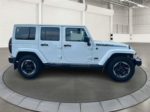 Used 2014 Jeep Wrangler Unlimited Sahara w/ Dual Top Group AWD/4WD image 6