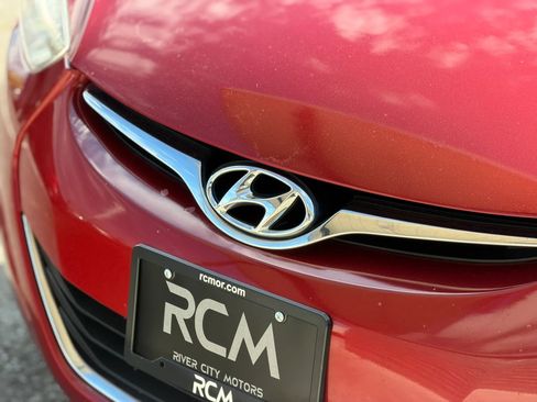 Used 2015 Hyundai Elantra SE image 9