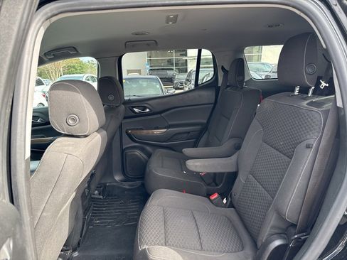 Used 2018 GMC Acadia SLE image 15