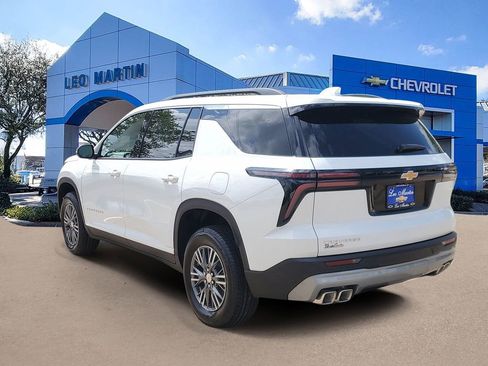 New 2026 Chevrolet Traverse LT w/ LPO, Floor Liner Package FWD image 4