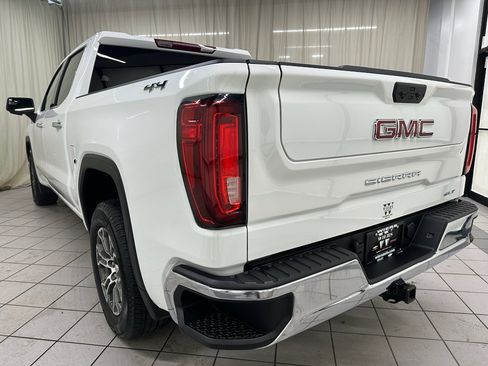 Certified 2025 GMC Sierra 1500 SLT image 11