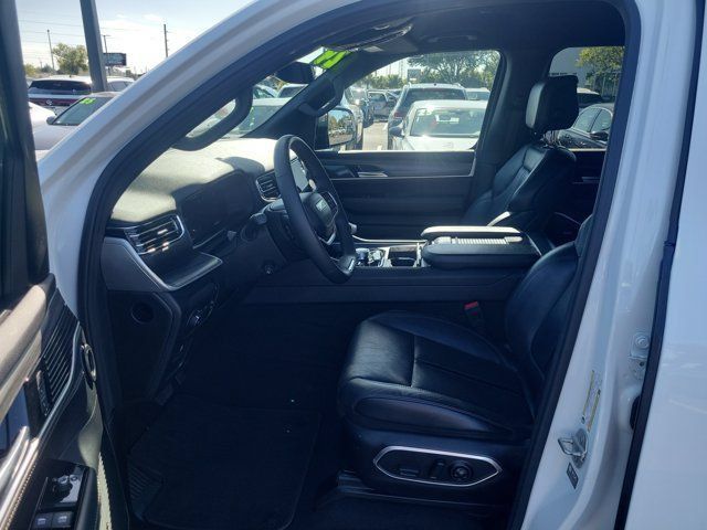 Used 2024 Jeep Wagoneer Series II w/ Flexible Seating Group AWD/4WD image 15