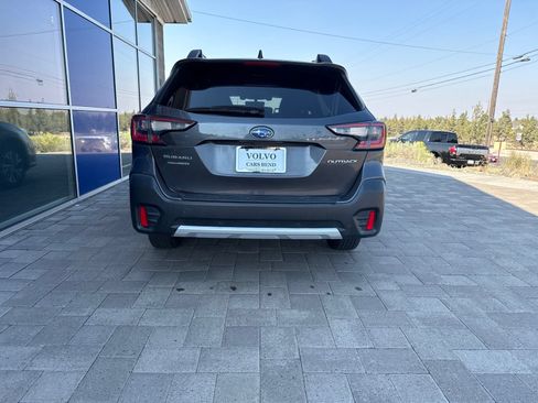 Used 2022 Subaru Outback Limited AWD/4WD image 6