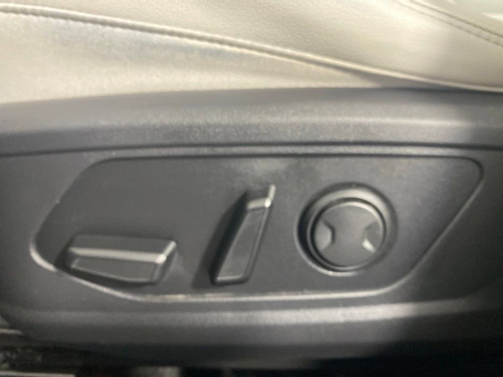 Used 2023 Hyundai Tucson Limited AWD/4WD image 24