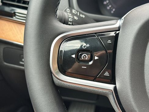 Certified 2023 Volvo XC90 T8 Plus AWD/4WD image 30