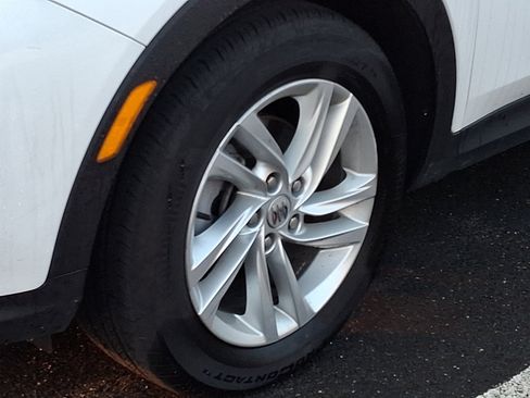 Used 2024 Buick Envista Preferred w/ Convenience I Package FWD image 10
