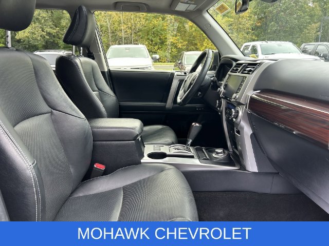 Used 2021 Toyota 4Runner Limited AWD/4WD image 30