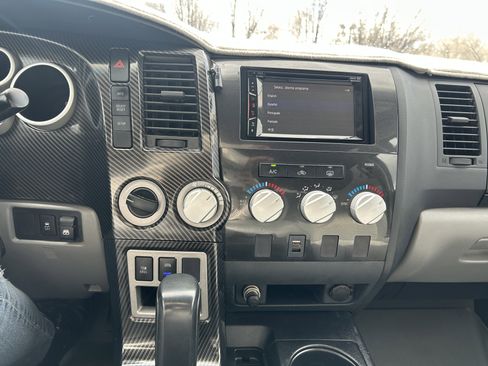 Used 2010 Toyota Tundra 4x4 CrewMax image 18