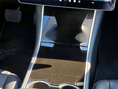 Used 2018 Tesla Model 3 Long Range image 18